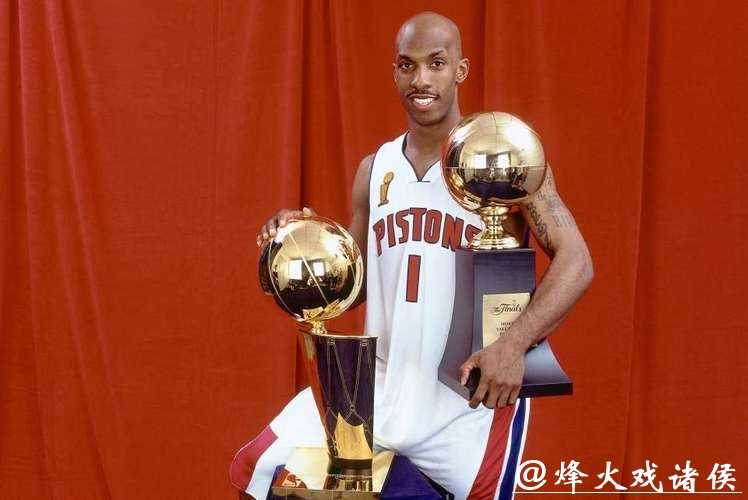 卡特比卢普斯正式进入名人堂 韦斯特第三次进 卡特比卢普斯正式进入名人堂 韦斯特第三次进