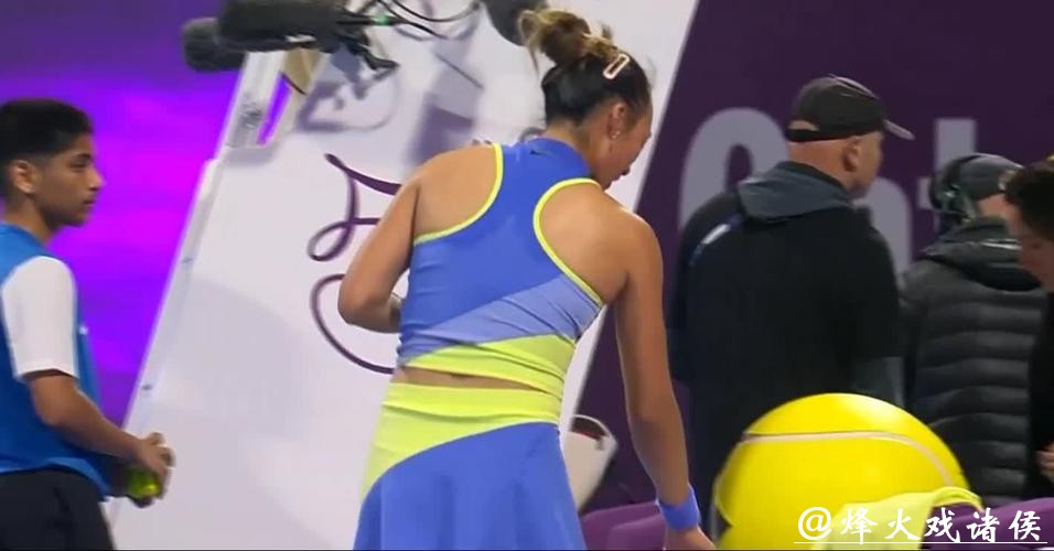 郑钦文1比2惜败莱巴金娜 无缘晋级多哈站八强