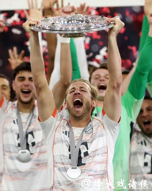 拜仁慕尼黑与门将弗吕希特尔续约至2022年