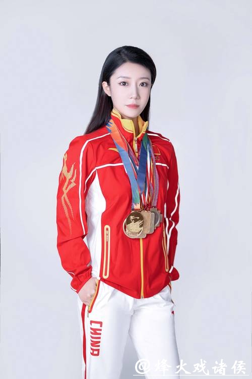 齐梦瑶把短道当“围棋”下得太狠了,中国队还只靠蛮劲吗? 齐梦瑶把短道当“围棋”下得太狠了,中国队还只靠蛮劲吗?