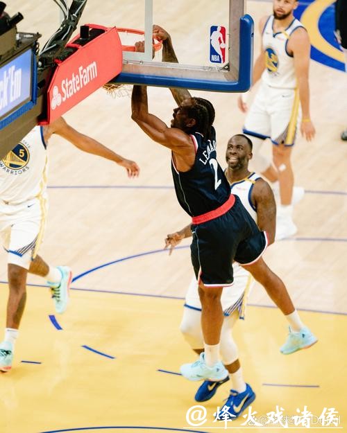 雷霆力克快船13连胜 拉塞尔伤退篮网险胜雄鹿 雷霆力克快船13连胜 拉塞尔伤退篮网险胜雄鹿